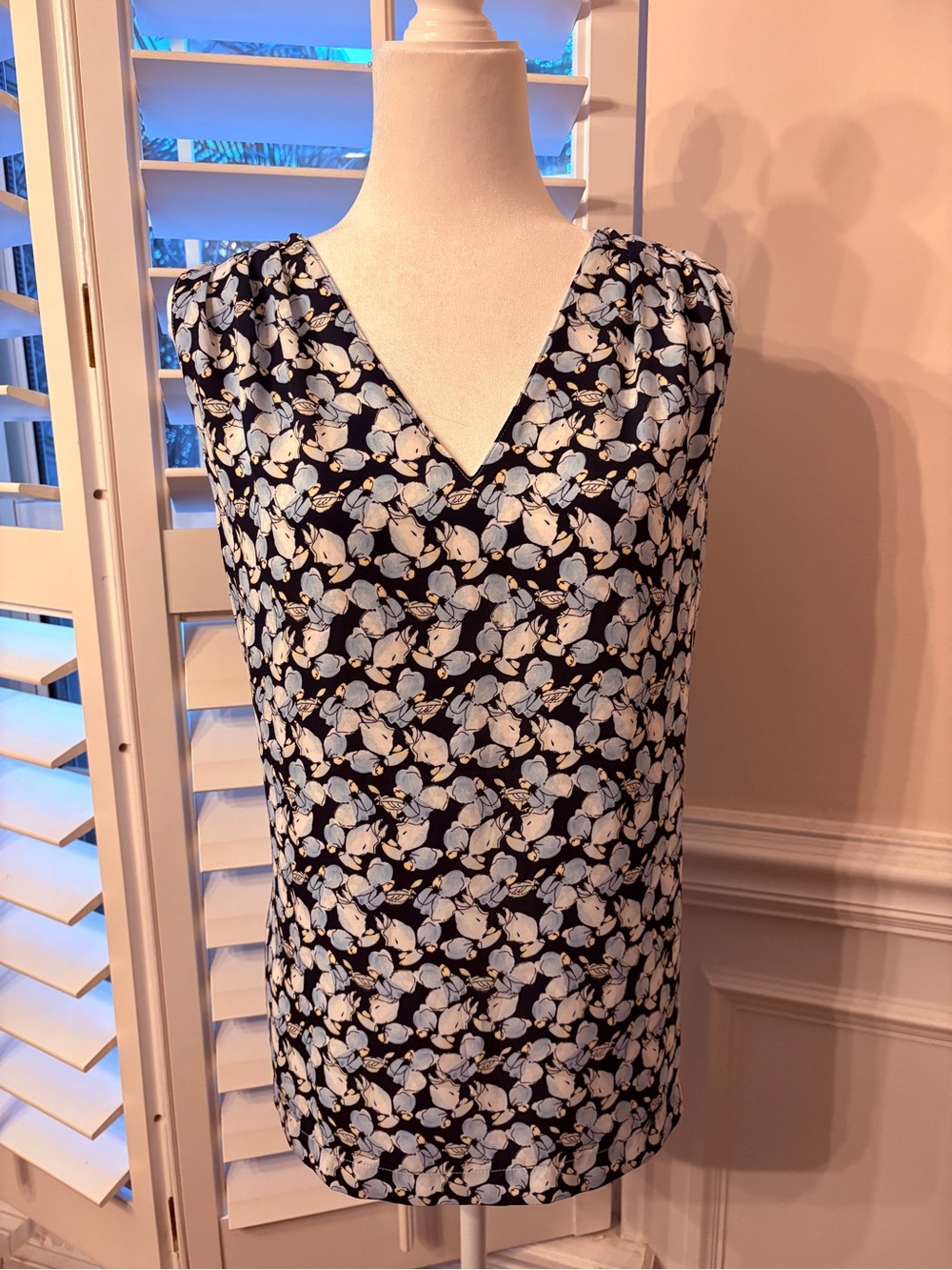 White House Black Market Reversible Sleeveless V-Neck Printed Blouse - - Picture 2 of 11